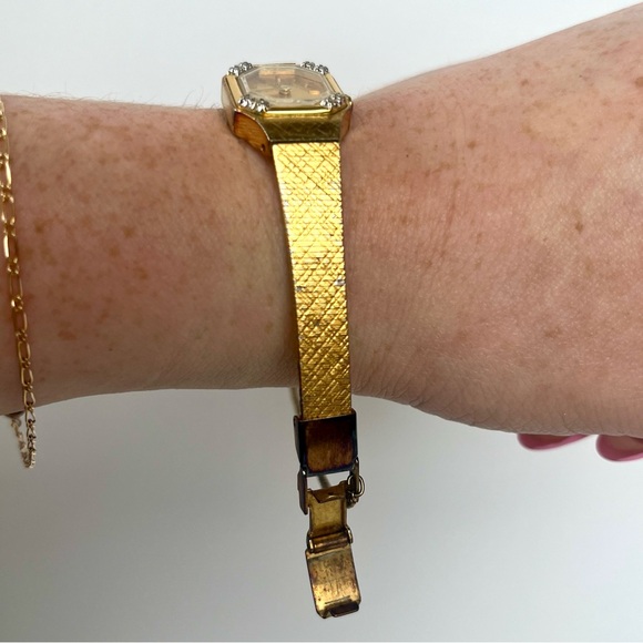 Vintage 80s P4 Bulova Gold Tone Womens Diamond Accent Quartz Watch - Picture 6 of 8